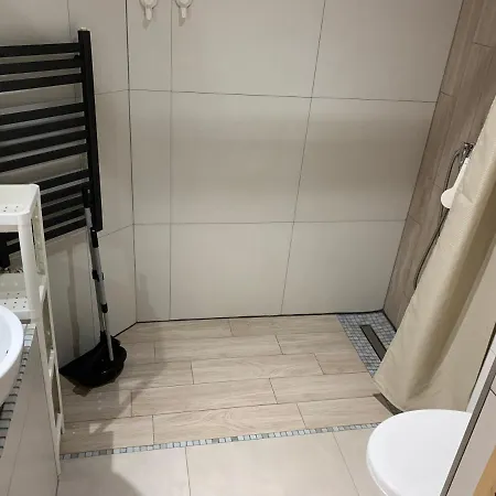 Apartament Z Wanna Z Hydromasazem Na Wylacznosc Lub Pokoje Z Prysznicem 2 Osobowe I 4 Osobowe Zakopane Noclegi