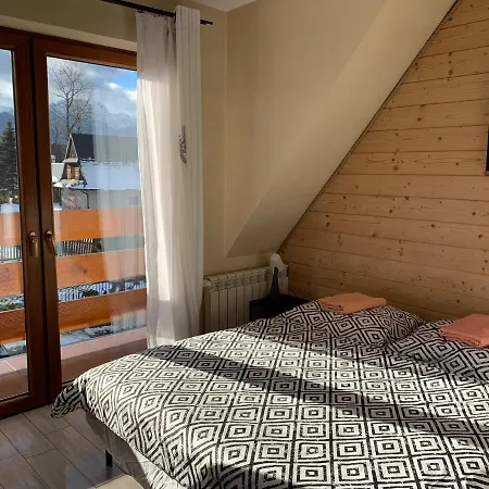 Apartament Z Wanna Z Hydromasazem Na Wylacznosc Lub Pokoje Z Prysznicem 2 Osobowe I 4 Osobowe Zakopane Noclegi منزل للإقامة