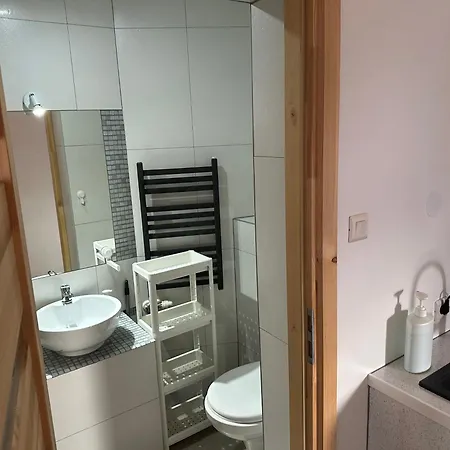 منزل للإقامة Apartament Z Wanna Z Hydromasazem Na Wylacznosc Lub Pokoje Z Prysznicem 2 Osobowe I 4 Osobowe Zakopane Noclegi زاكوباني