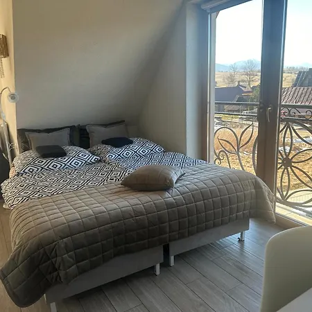 منزل للإقامة Apartament Z Wanna Z Hydromasazem Na Wylacznosc Lub Pokoje Z Prysznicem 2 Osobowe I 4 Osobowe Zakopane Noclegi زاكوباني