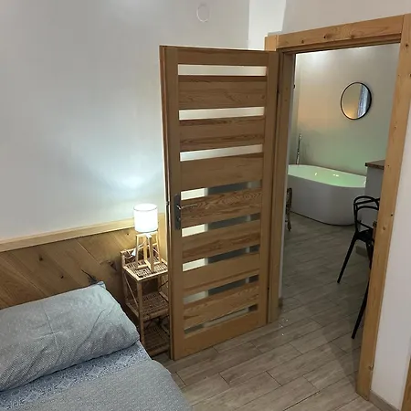 Z Prysznicem 2 3 4 Osobowe Z Lazienka Lub Z Wanna Z Hydromasazem Na Wylacznosc *