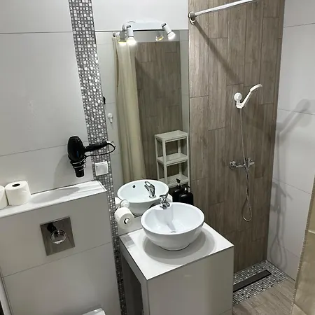 Okazja Z Lazienkami I Balkonami Quarto em Acomodações Particulares