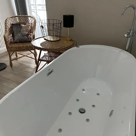 Accommodatie bij particulieren Z Prysznicem 2 3 4 Osobowe Z Lazienka Lub Z Wanna Z Hydromasazem Na Wylacznosc *