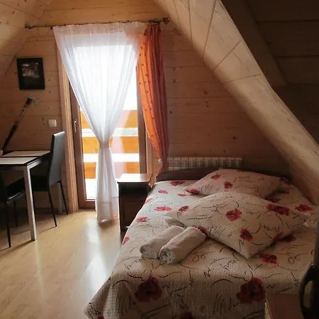 Apartament Z Wanna Z Hydromasazem Na Wylacznosc Lub Pokoje Z Prysznicem 2 Osobowe I 4 Osobowe Zakopane Noclegi زاكوباني