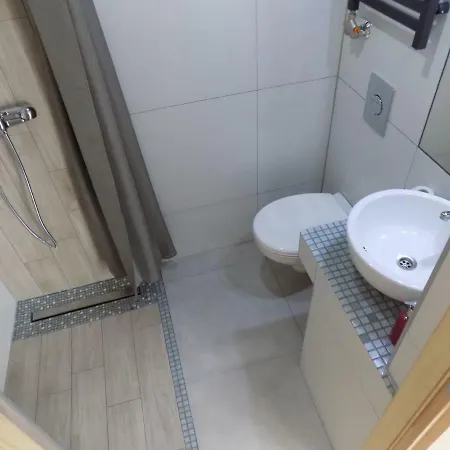 Apartament Z Wanna Z Hydromasazem Na Wylacznosc Lub Pokoje Z Prysznicem 2 Osobowe I 4 Osobowe Zakopane Noclegi منزل للإقامة زاكوباني