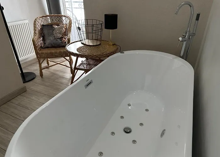 Accommodatie bij particulieren Z Prysznicem 2 3 4 Osobowe Z Lazienka Lub Z Wanna Z Hydromasazem Na Wylacznosc *