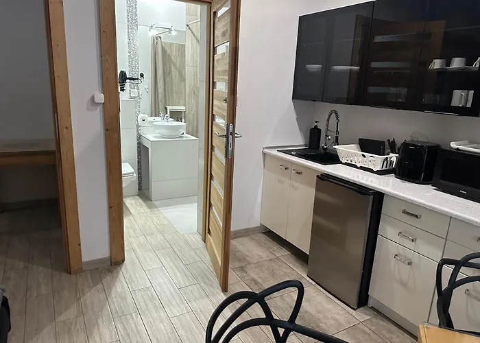 Z Prysznicem 2 3 4 Osobowe Z Lazienka Lub Z Wanna Z Hydromasazem Na Wylacznosc *